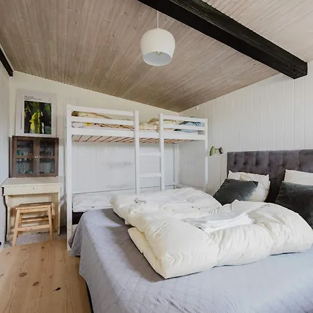 Ferienhaus Vacation With Sea Views - 200m From