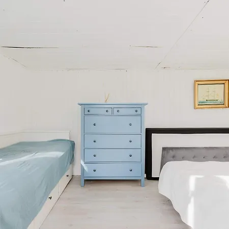 Ferienhaus Vacation With Sea Views - 200m From